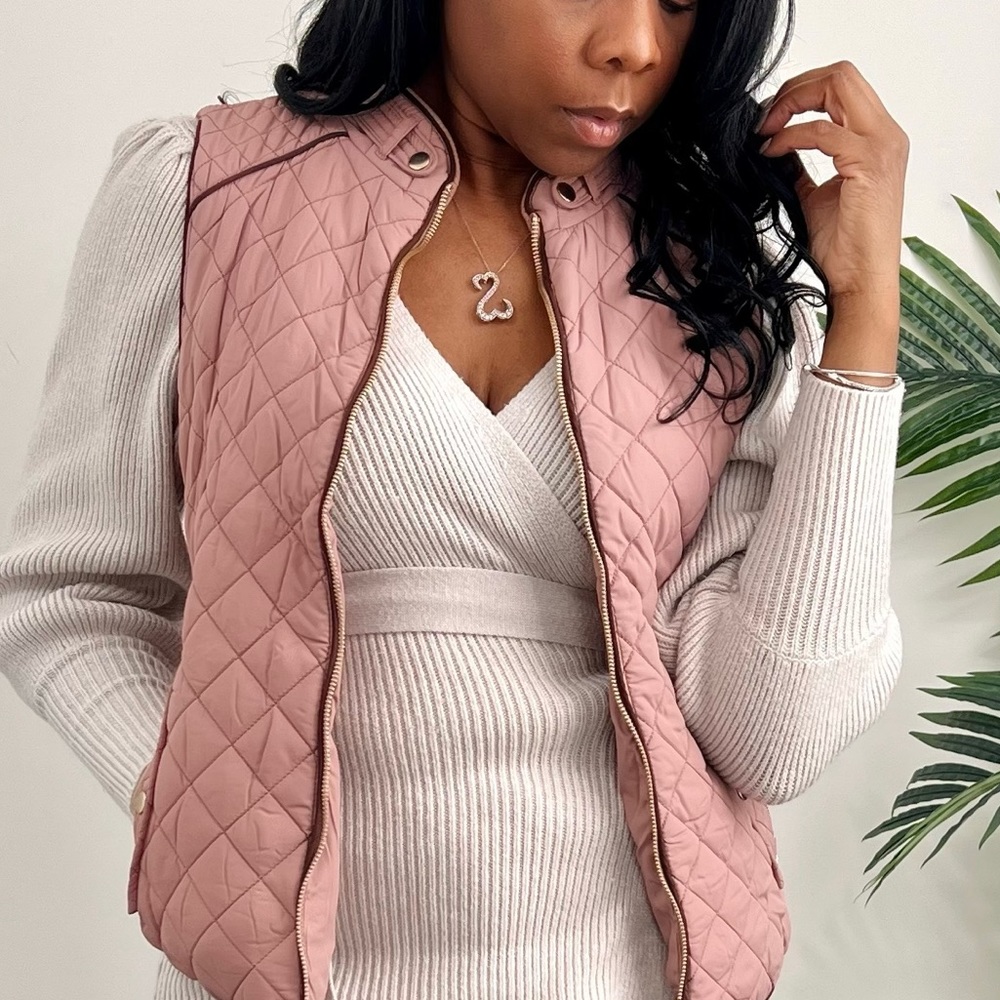 Women Blush Pink Quilted Puffer Vest.
